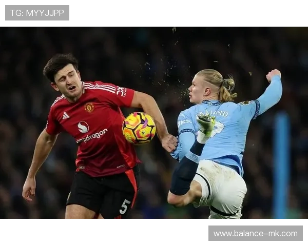 曼联防守漏洞频现，专家呼吁加强后防补强